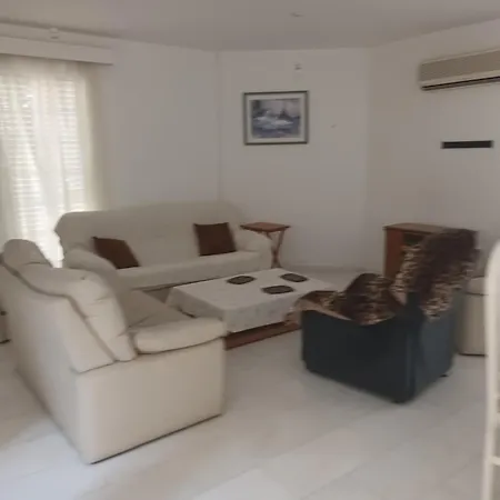Accommodatie bij particulieren In Amazing In Tourist Area Near Oroklini